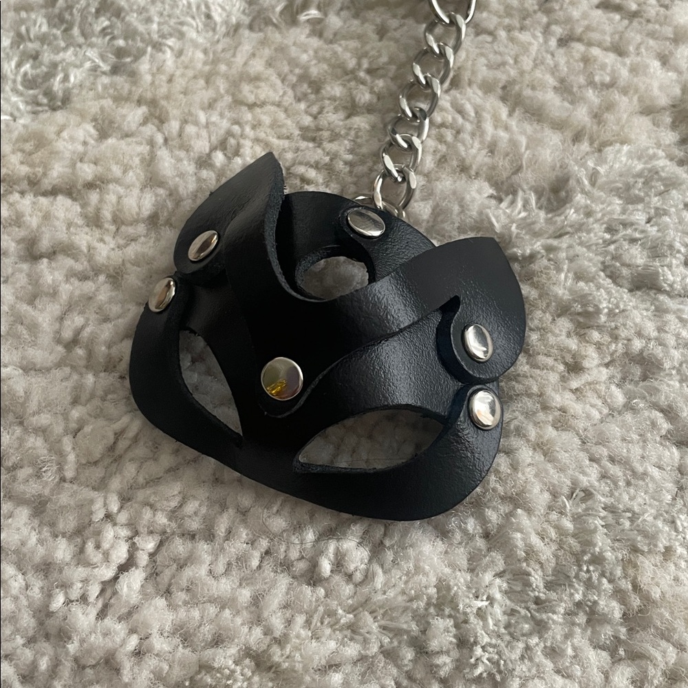 INFY Handcrafted Leather Mask Keychain - Picture 2 of 3
